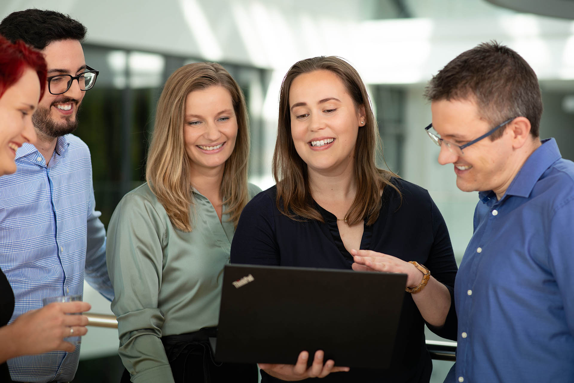 Team bei der Zusammenarbeit im Employer Branding und Recruiting