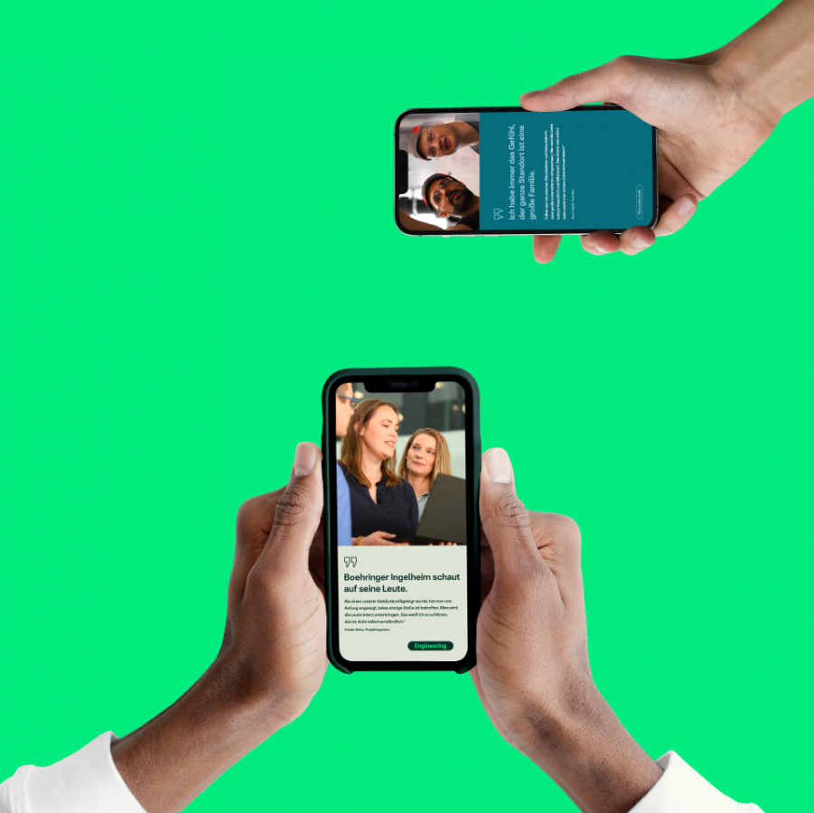Mockup zweier Smartphone-Screens, die Inhalte der Boehringer-Ingelheim-Karriereseite zeigen, gehalten in Händen vor grünem Hintergrund.